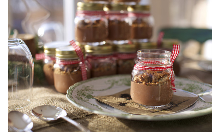 Verrines de mousse de tofu & chocolat, croustillant d’amandes