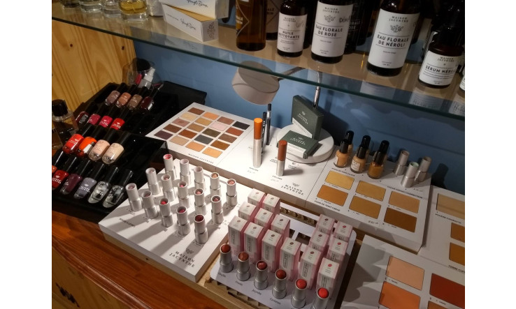 Vos commentaires sur notre maquillage, vernis et tout ce qui les accompagne