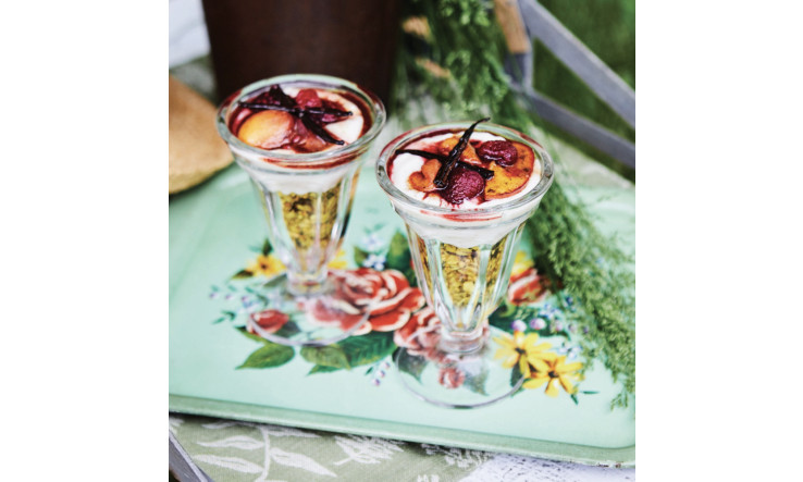 Granola d'été, coulis de pêches & de framboises