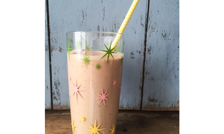 Onctueux frappé au chocolat, végane (sans produits laitiers, sans sucre)