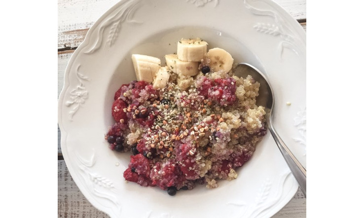 Super bol de quinoa pour le déjeuner