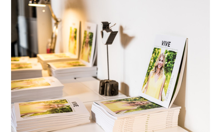 Un magazine papier fait avec bébé!